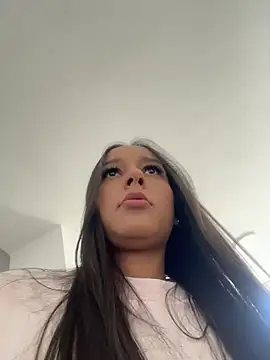 Brunettecollins05 online show from April 24, 8:00 pm