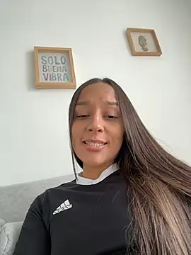 Brunettecollins05 online show from January 9, 8:24 pm