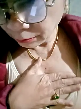 small-house123 online show from January 8, 10:03 pm