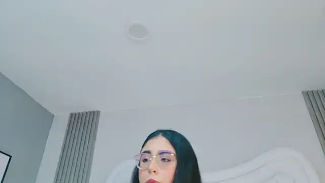 ScarlettPetrova online show from April 26, 11:52 am