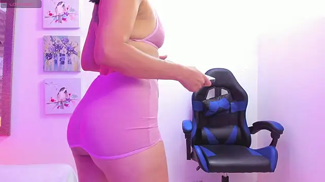 Mia Sensation  online show from April 23, 9:06 pm