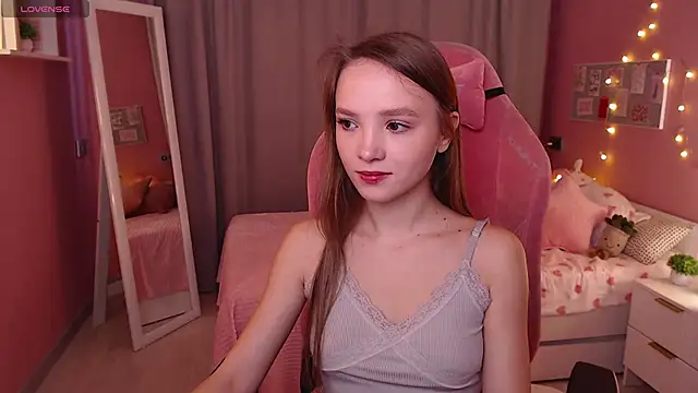 Adria Arjona online show from November 16, 7:43 am