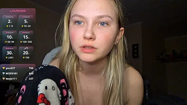 KarinRobertson online show from March 10, 5:39 pm