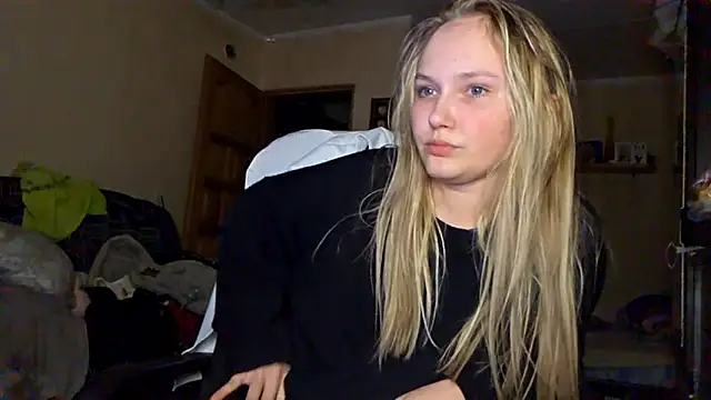 KarinRobertson online show from March 8, 5:28 pm