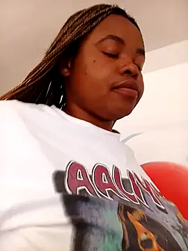 Lulubabee online show from November 21, 8:38 am