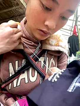 Li ve online show from November 6, 3:45 am