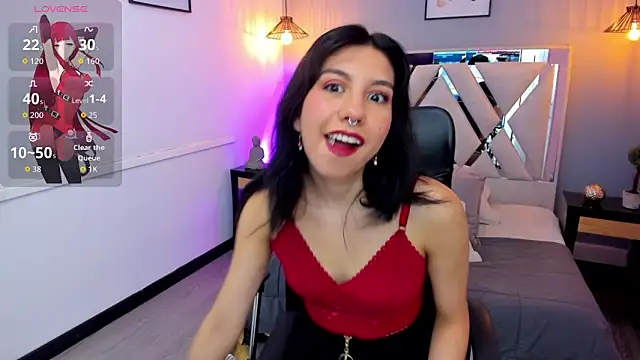 zoe-moreau online show from April 15, 7:58 pm