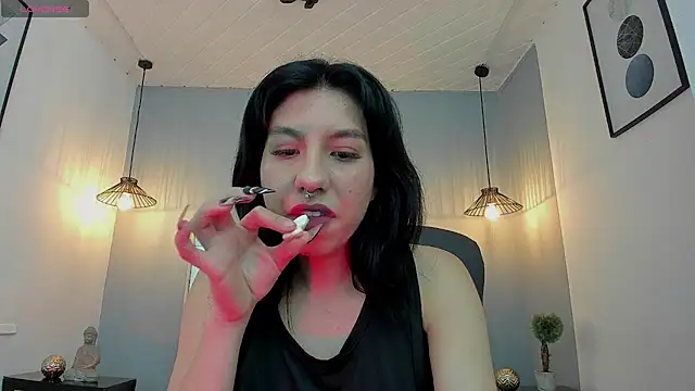 zoe-moreau online show from March 26, 7:48 pm