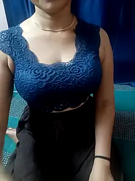 Aarti909090 online show from March 4, 8:04 pm