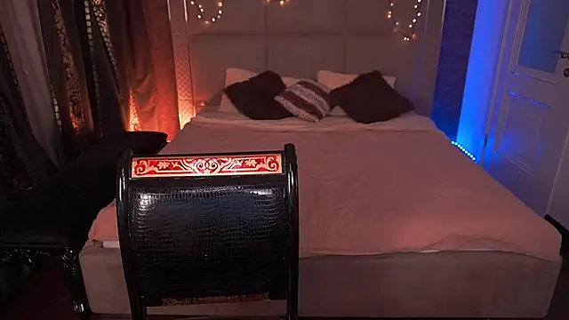AmiraGoldd online show from May 18, 8:26 pm