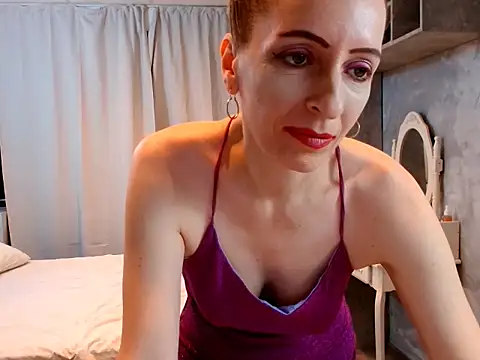 AnneDevrim online show from November 19, 7:08 am