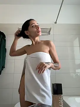 VickyM99 online show from April 23, 6:10 am