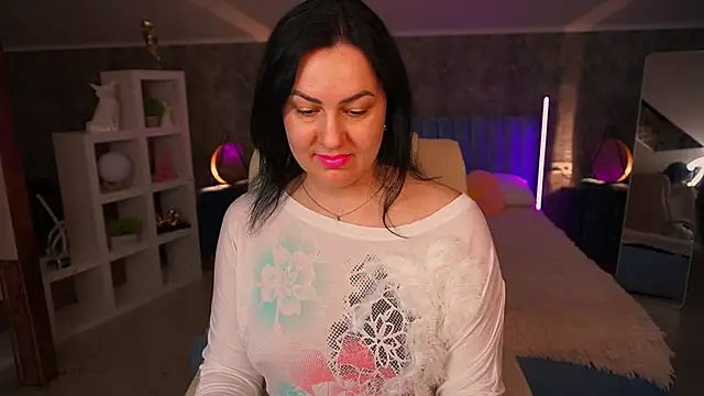 VelvetLuck online show from April 23, 12:29 pm