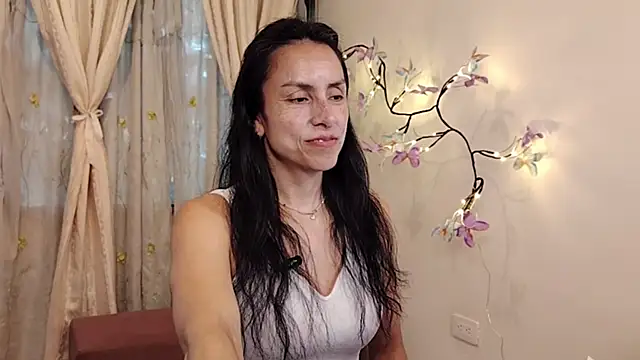 Bella Exhibition online show from April 21, 7:21 pm