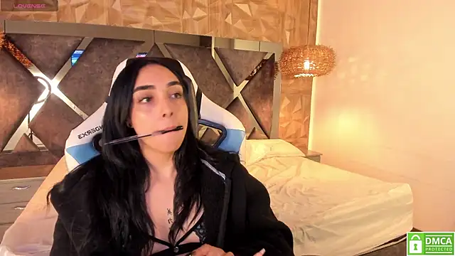 Kiara velvet   online show from April 21, 4:41 am