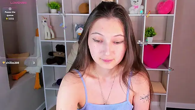 Ella Burns online show from December 14, 9:15 am