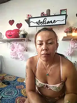 salomehill1 online show from April 25, 7:44 pm