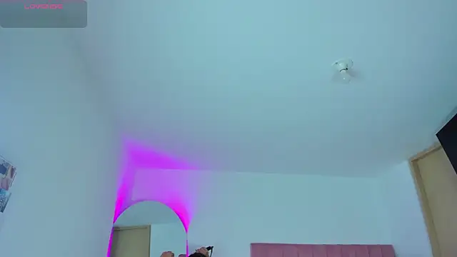 Janettcruz online show from April 24, 3:09 am