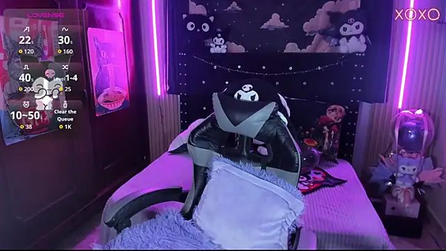 ravencollen online show from April 24, 8:11 pm