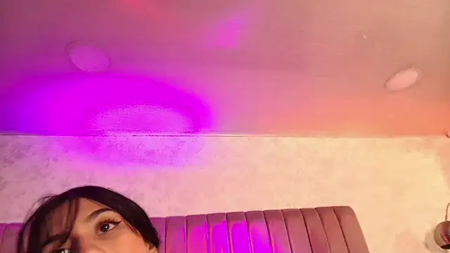 Madhison 5 online show from November 27, 8:45 pm