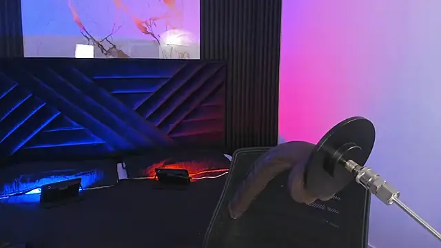 Lalalemoonds online show from November 9, 1:40 pm