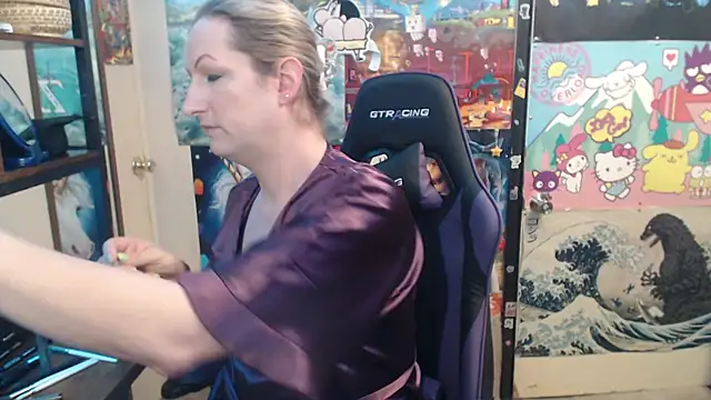 Savanah Banana  online show from March 29, 9:52 am