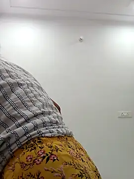 sanjana077 online show from April 25, 3:09 am