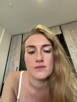 olliebells online show from July 10, 9:43 am