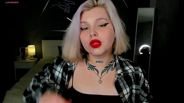 shadow purr online show from November 8, 8:08 am