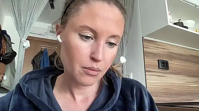 Ameli8 online show from May 5, 11:46 am