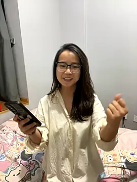 Hmm 0303 online show from December 18, 2:33 pm