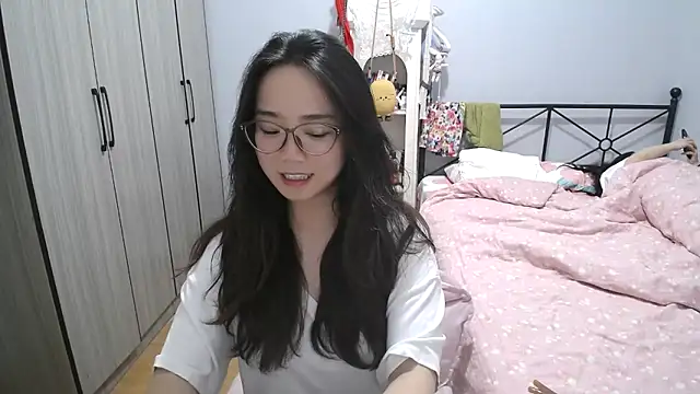 Hmm 0303 online show from April 24, 4:54 pm