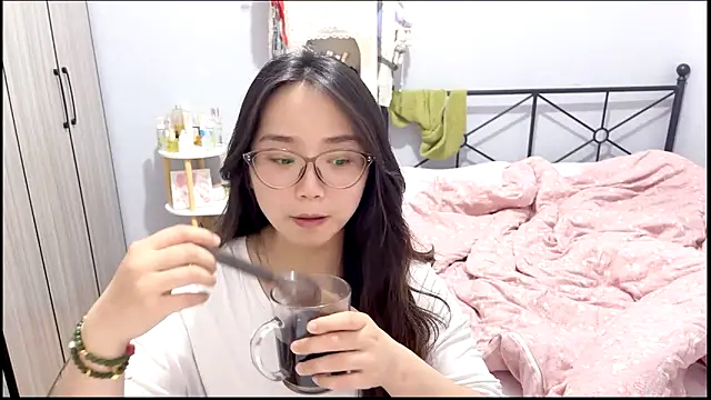 Hmm 0303 online show from April 25, 5:10 pm