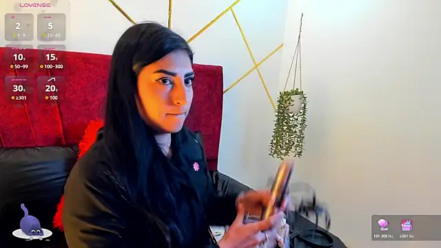 Paris Evans  online show from December 15, 12:32 pm