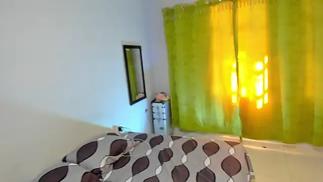 luanaw1 online show from April 26, 2:04 pm