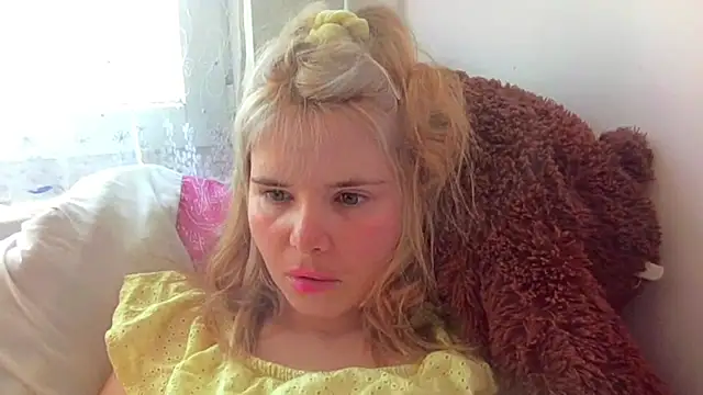 HornyElena online show from April 20, 10:18 am