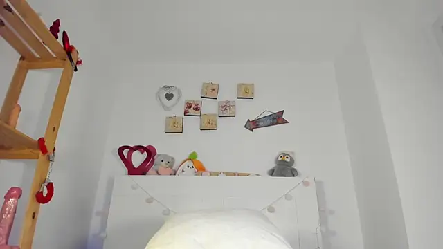 Blueee diamond online show from April 20, 10:24 pm