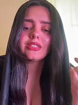 candicewest  online show from June 7, 5:31 pm