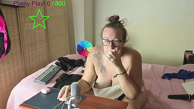 JadeStarUK online show from April 24, 10:45 pm