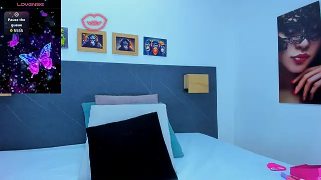 Andhrea Vale online show from April 22, 12:35 pm