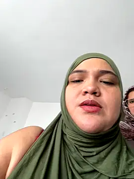 Snapshot of sweetmuslim01 chatting on September 21, 5:00 pm sweetmuslim01 online show from September 21, 5:00 pm