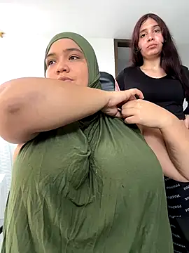 Snapshot of sweetmuslim01 chatting on October 10, 4:56 pm sweetmuslim01 online show from October 10, 4:56 pm