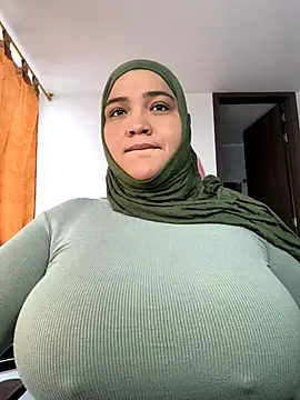 Snapshot of sweetmuslim01 chatting on October 3, 5:18 pm sweetmuslim01 online show from October 3, 5:18 pm