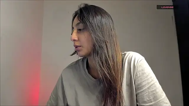 LilyGarcia online show from April 28, 2:27 am