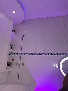 EmmilyEvanss online show from December 16, 5:30 pm