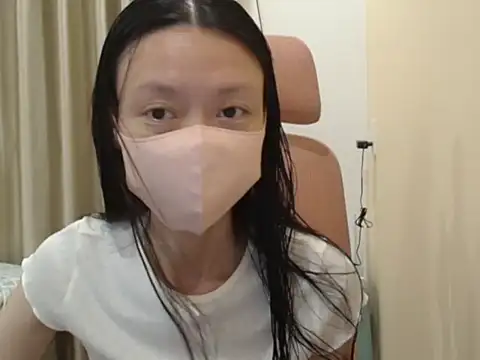 Lil-Cherries online show from April 11, 2:43 pm