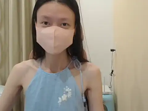 Lil-Cherries online show from April 9, 2:00 pm