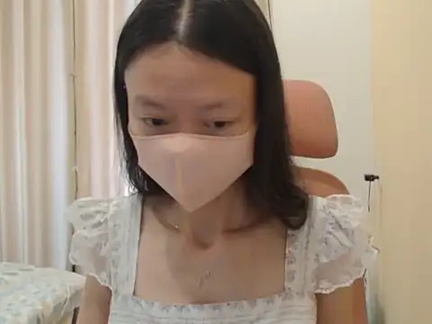 Lil-Cherries online show from March 27, 1:40 am