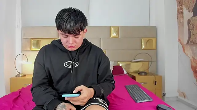 LoveRebels  online show from December 16, 1:06 pm