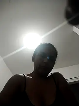  Lizeth  online show from April 22, 9:45 pm